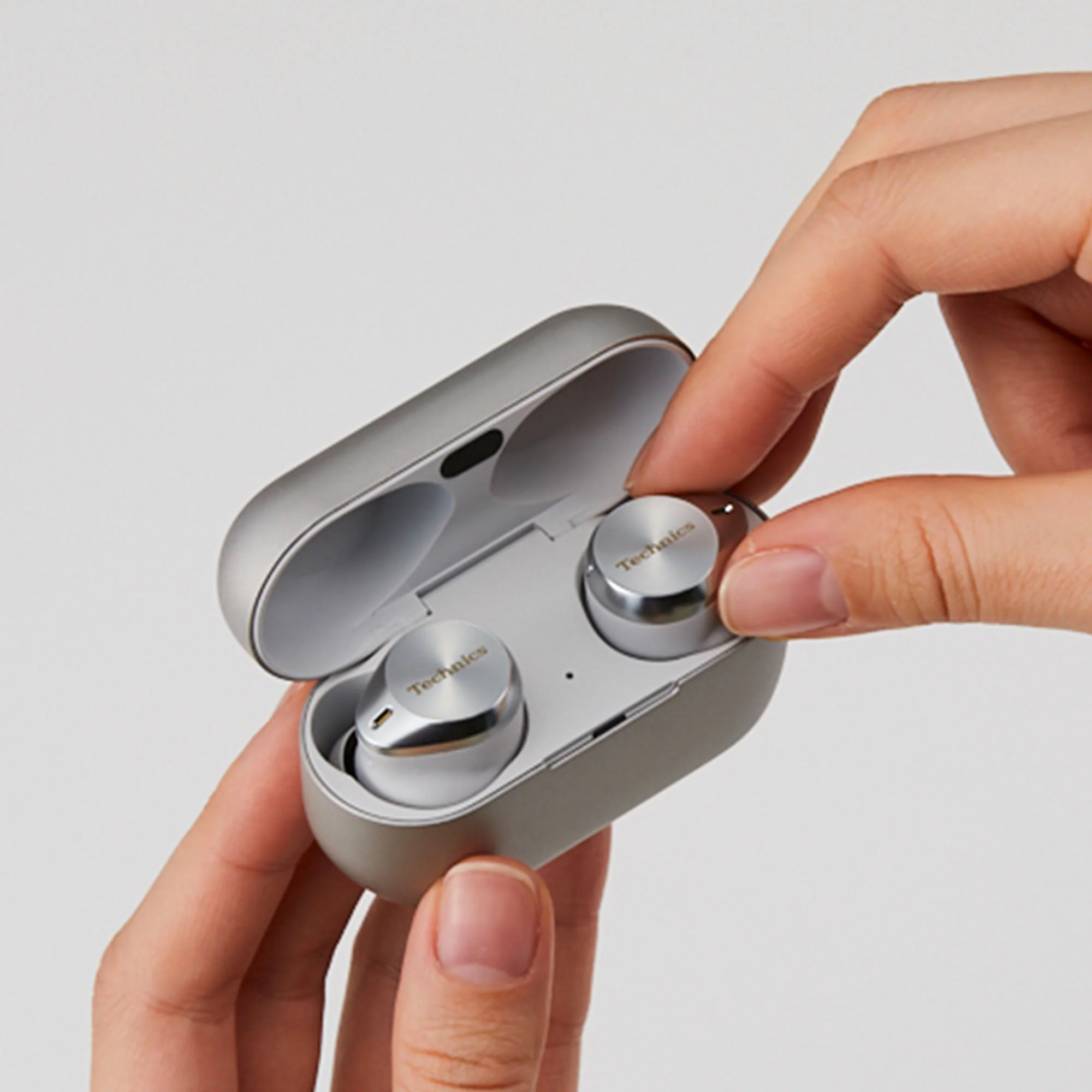 Premium Hi-Fi True Wireless Earbuds with Noise Cancelling EAH-AZ80 - Image 16