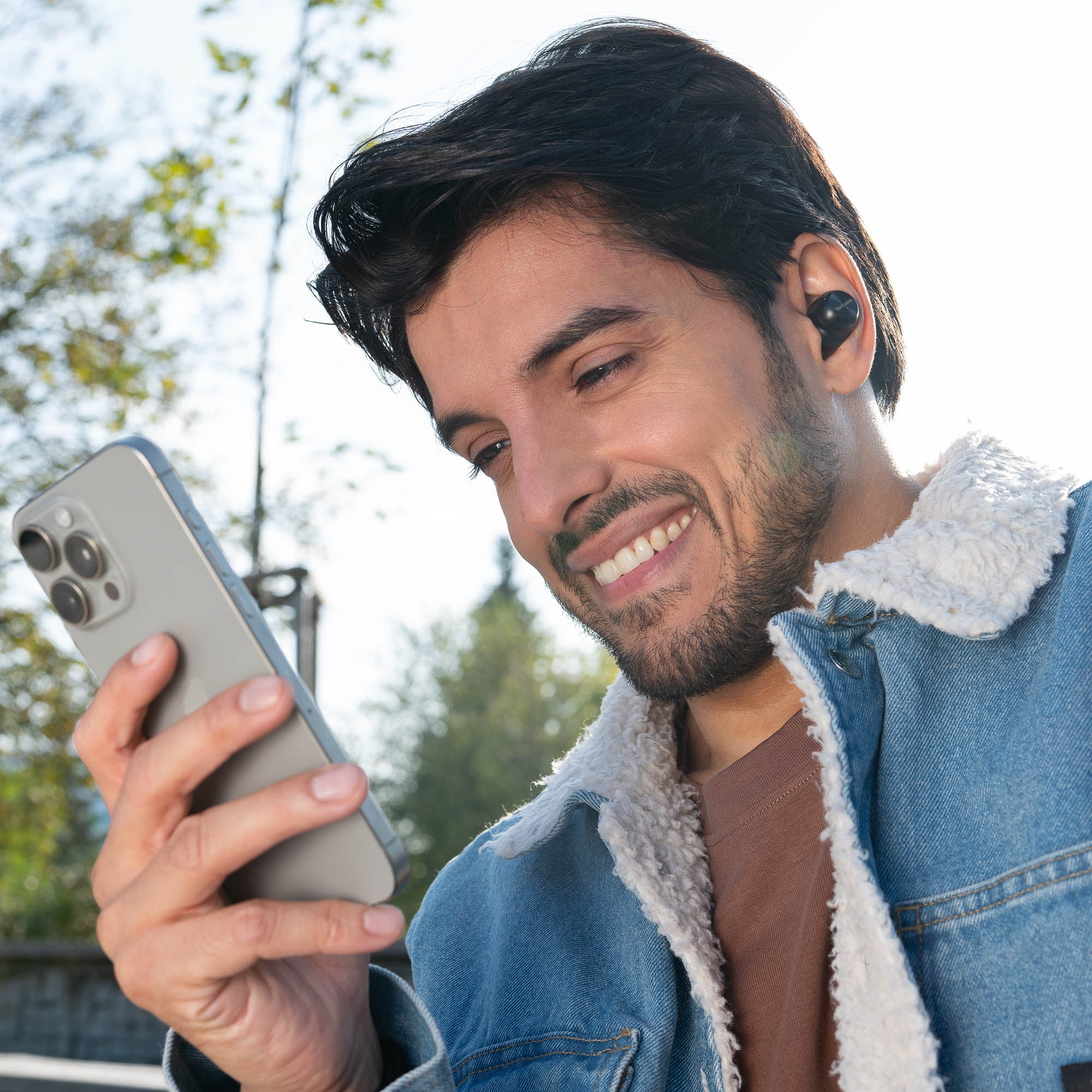 Reference Class Hi-Fi True Wireless Earbuds with Dolby Atmos and Noise Cancelling EAH-AZ100 - Image 14