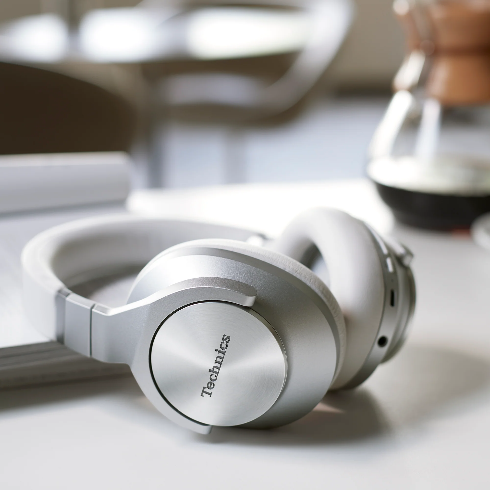 Noise Cancelling Over Ear Headphones EAH-A800 - Image 13